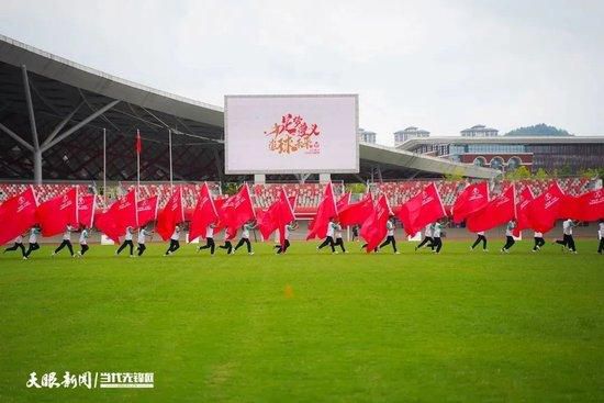 海报中王千源吴彦祖眼神充满;杀气，报纸新闻信息量高能，骇人听闻的惊天大案一一上演，述说着悍匪的凶残和警察的坚守